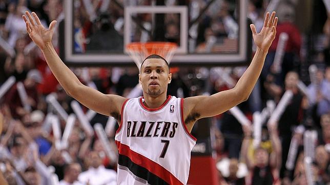 Roy y los Blazers se vengan de los Suns
