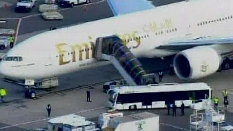 Cazas de EE.UU. escoltan un avión de pasajeros procedente de Yemen