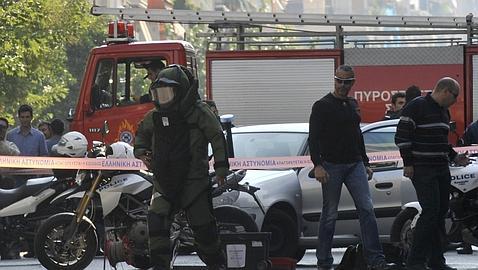 Explota en Atenas un paquete bomba e interceptan otros tres, uno de ellos dirigido a Sarkozy