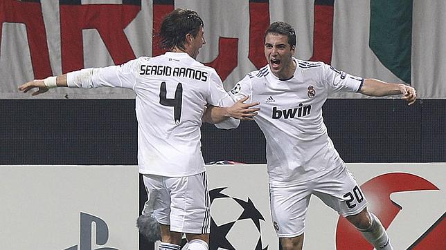 Higuaín logra el gol 700 de la historia blanca en la Copa de Europa