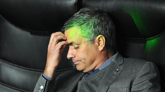 Mourinho, atacado con punteros láser