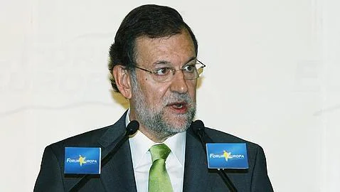 Rajoy alerta de los «tics autoritarios» del Gobierno tras vetar las enmiendas a los PGE