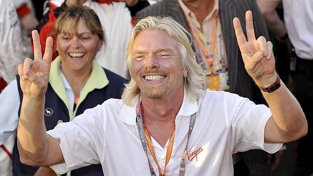 Richard Branson será azafata de vuelo