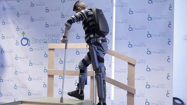 Un exoesqueleto para volver a caminar
