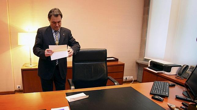 Mas cierra su «gobierno de los mejores» liderado por la vieja guardia