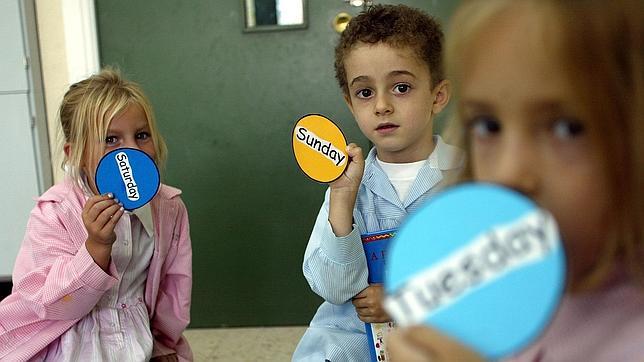 El bilingüismo mejora la atención y la memoria