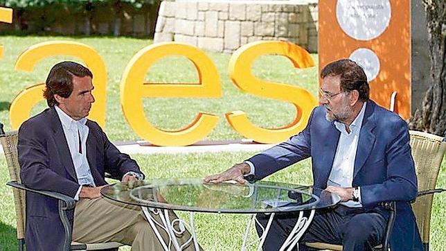 Rajoy prepara con FAES el último tiempo muerto de 2011