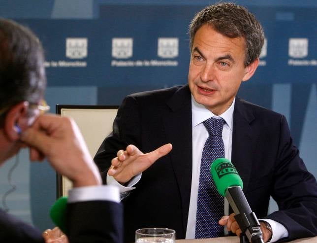 Zapatero asegura que «siempre ha habido familias en paro, aunque de esto no se habla»