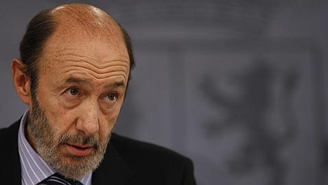 Rubalcaba, único ministro aprobado