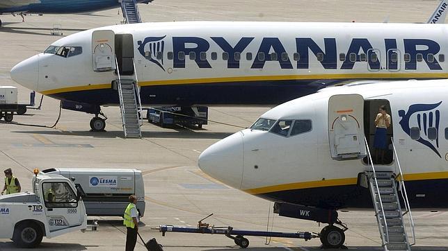 Una sentencia declara nula la obligación de Ryanair de imprimir la tarjeta de embarque o pagar 40 euros