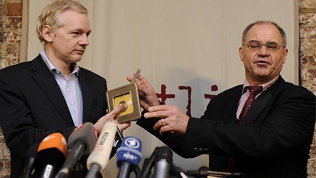 Un banquero entrega a Wikileaks detalles de las cuentas de 2.000 personajes ricos