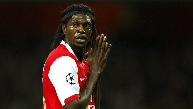 Adebayor, ídolo o villano