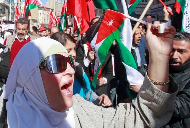 El contagio llega a Jordania donde piden la dimisión del primer ministro