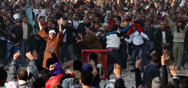 La «primavera egipcia» se convierte en una caótica batalla campal