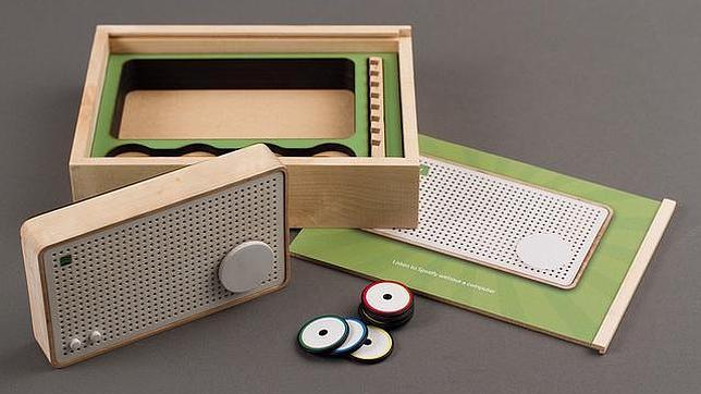 Un estudiante logra reproducir Spotify en un transistor