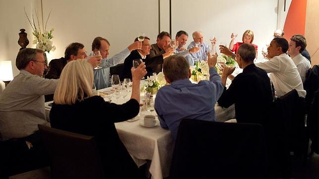 Primera foto de Steve Jobs junto a Obama