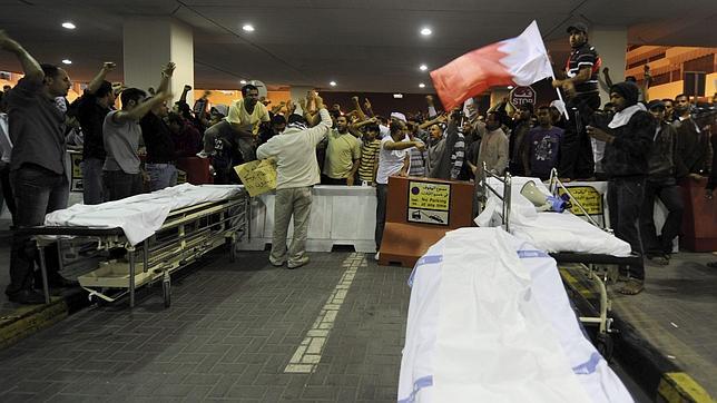 Obama pide al rey de Bahréin contención ante las protestas