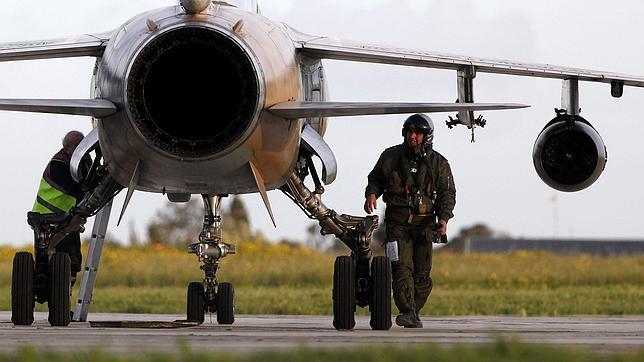 Dos coroneles libios desertan con sus «Mirage» para no bombardear a su pueblo