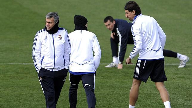 Mourinho se lleva a toda la plantilla a Lyon excepto a Gago