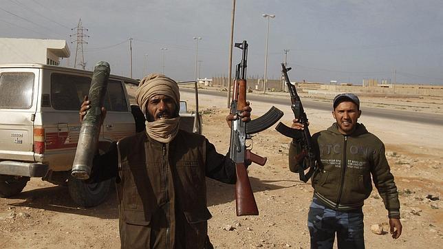 Las imágenes más impactantes de la revuelta popular contra Gadafi en Libia