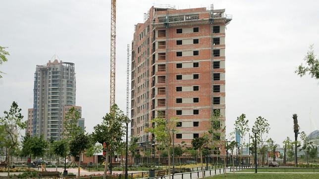 El número de nuevas hipotecas cae un 7% en 2010 y acumula cuatro años de retroceso