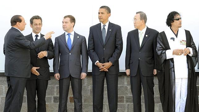 Sarkozy propone que la UE suspenda sus relaciones económicas con Libia