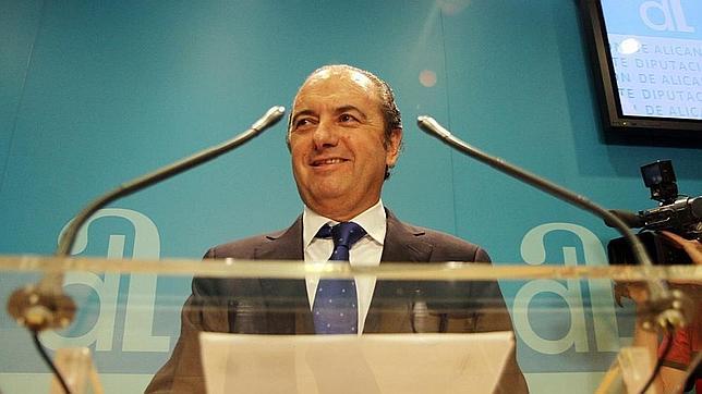 Ripoll gasta miles de euros cada año para alquilar un barco en Mallorca
