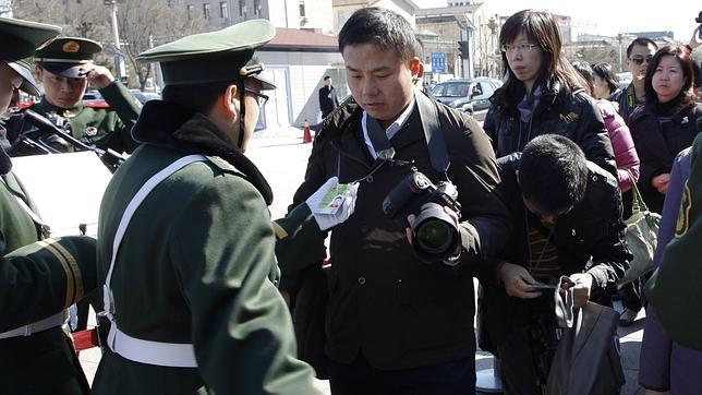 China endurece la represión para impedir protestas a lo árabe