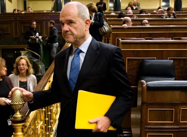 El delegado de Empleo en Córdoba da 369.000 euros a su autoescuela