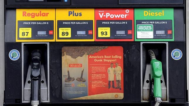 Los españoles pagan 1.600 millones más en carburantes que alemanes o franceses