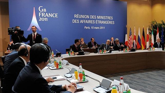 El G8 amenazará a Gadafi pero eludirá cualquier mención a la exclusión aérea
