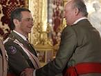 El Rey recibe a las banderas más condecoradas del Ejército español