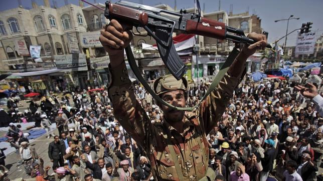 El presidente yemení se queda solo