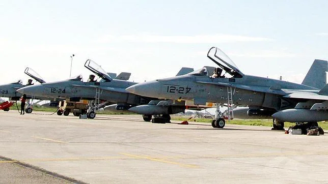 Primera patrulla conjunta de los cinco aviones españoles en Libia