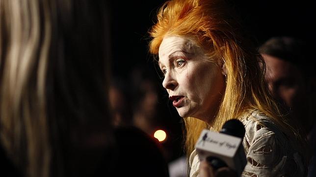 Vivienne Westwood inaugura tienda rodeada de sus amigos