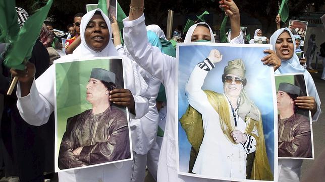 Gadafi pide a Obama por carta el cese de los bombardeos de la OTAN