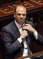 Silvio Berlusconi descarta presentarse a la reelección en 2013