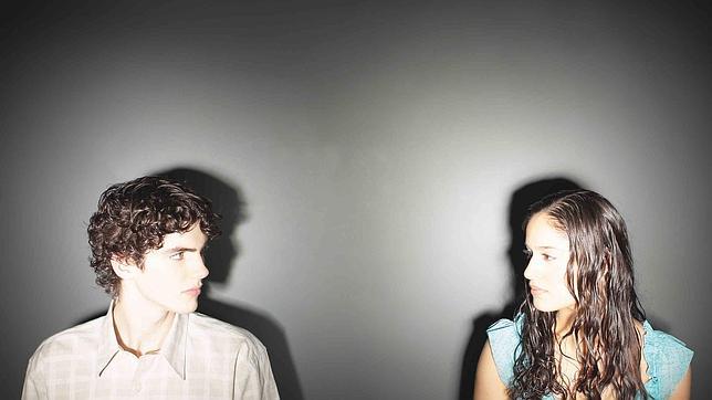 La nueva forma de ligar: señala en el móvil a quien te atrae en la calle