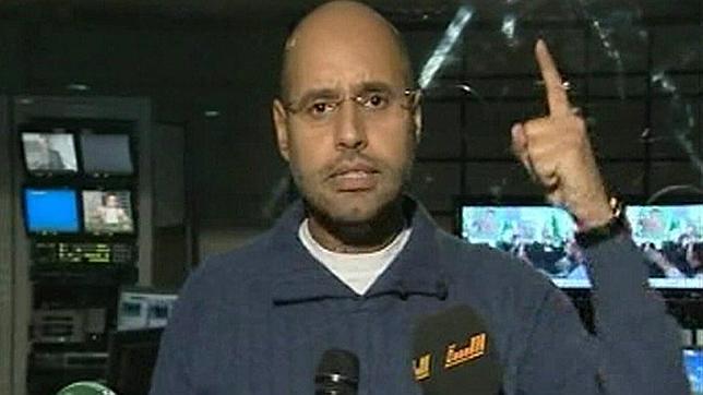 El hijo de Gadafi compara la intervención con la invasión de Irak y habla de «gran conspiración»