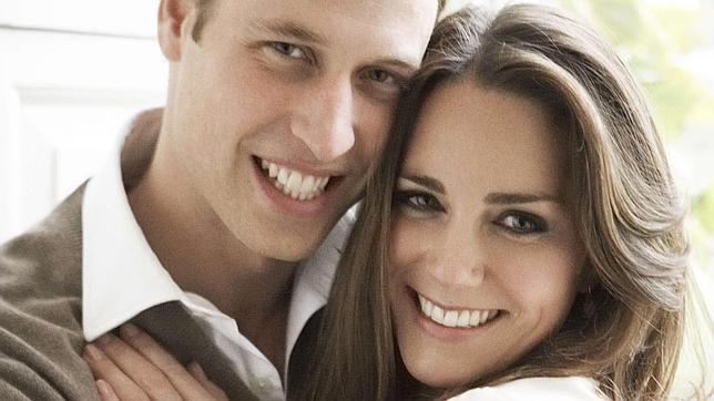 El Príncipe Guillermo pide a Isabel II dos años con Kate lejos de la vida pública