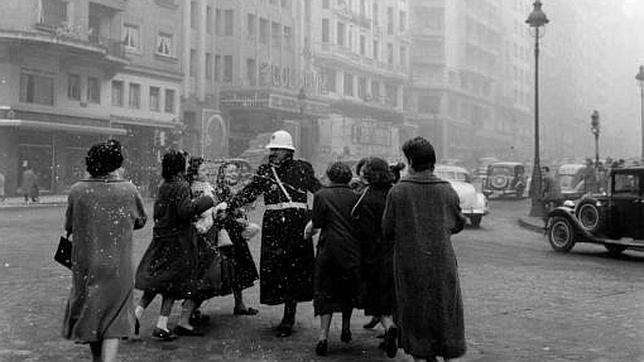 Cien fotografías básicas de la historia de Madrid