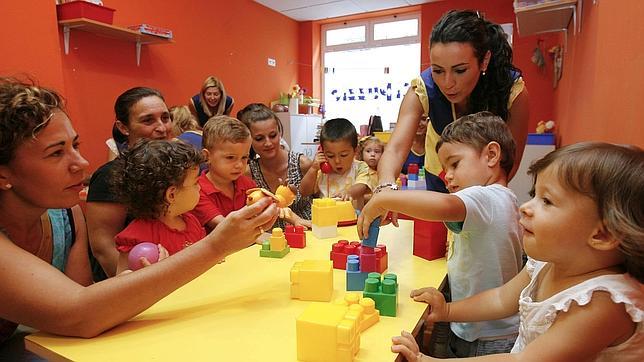 En España no hay suficientes guarderías fuera del horario escolar, según la OCDE