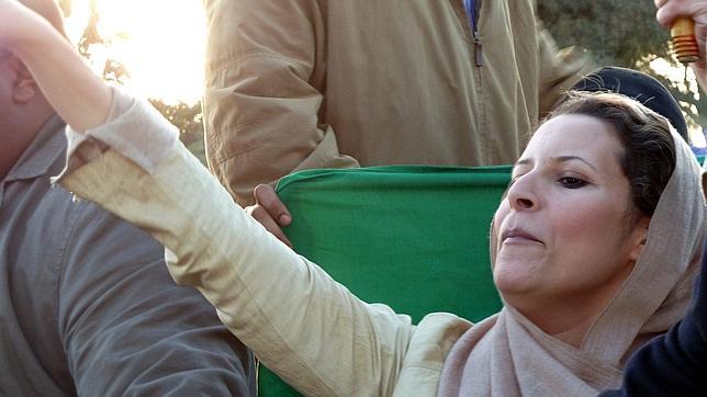 La hija de Gadafi asegura que los rebeldes compran armas a Hamás y Hezbolá