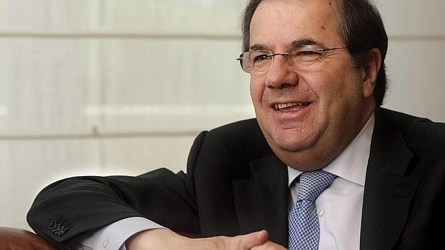 «No sólo es austeridad; hay que volver al modelo que el PSOE destrozó»