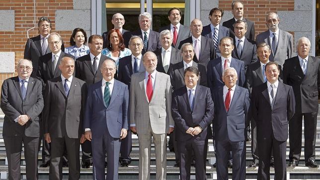 El Rey trata con el Consejo de Bankia las perspectivas del sector financiero