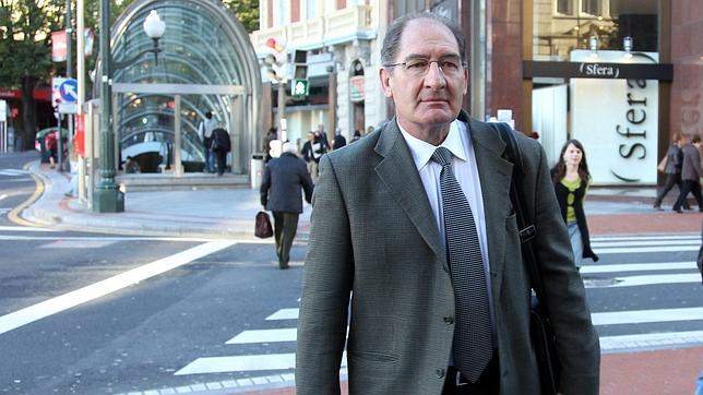 El mediador de ETA pide a Zapatero que «haga lo posible» para legalizar a Sortu