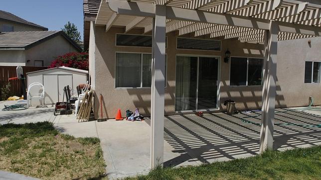 Acusan a un niño de 10 años de matar a su padre, líder neonazi en EE.UU.