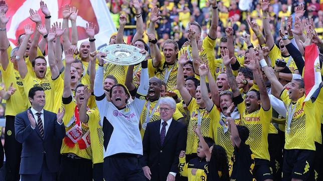 El campeón Dortmund envía al Eintracht al descenso