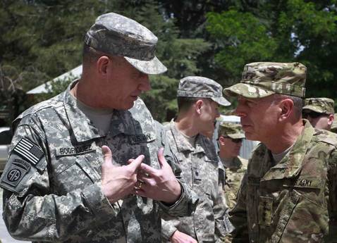 Petraeus espera ataques insurgentes «de alta intensidad» durante el verano