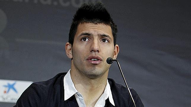 Agüero negocia su futuro en el Calderón